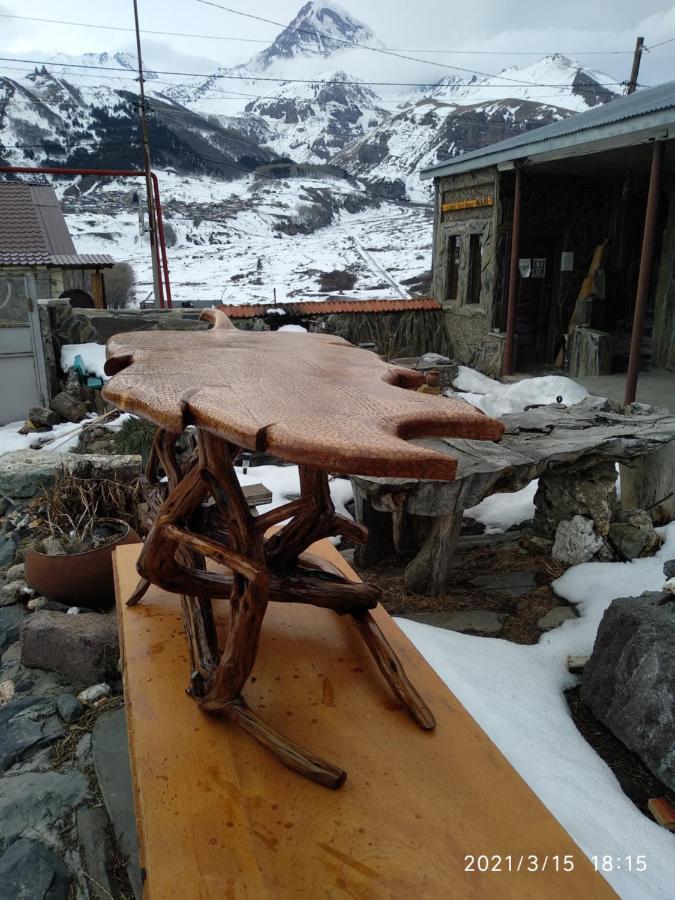 Qusha Guesthouse Meeting In The Mountains And Views Kazbegi Esterno foto