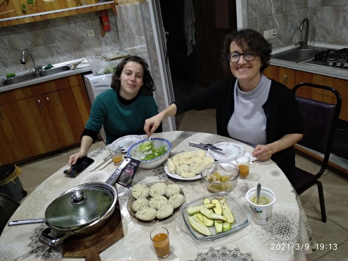 Qusha Guesthouse Meeting In The Mountains And Views Kazbegi Esterno foto