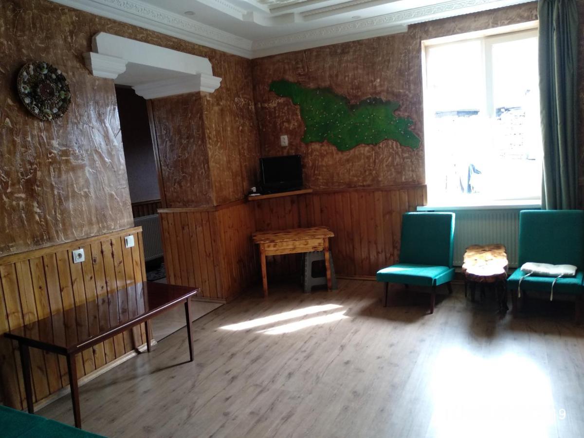 Qusha Guesthouse Meeting In The Mountains And Views Kazbegi Esterno foto
