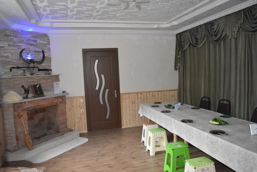 Qusha Guesthouse Meeting In The Mountains And Views Kazbegi Esterno foto