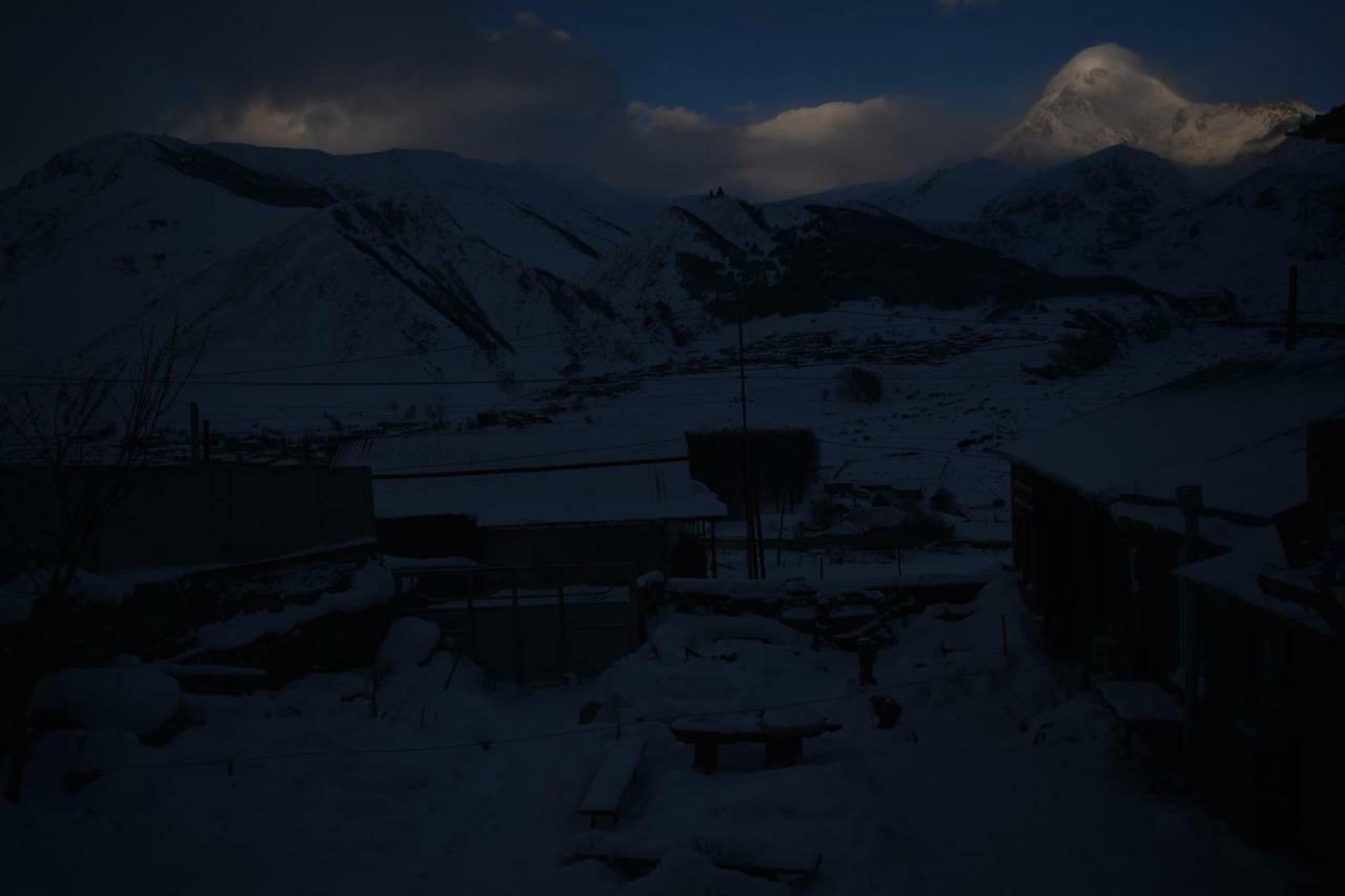 Qusha Guesthouse Meeting In The Mountains And Views Kazbegi Esterno foto