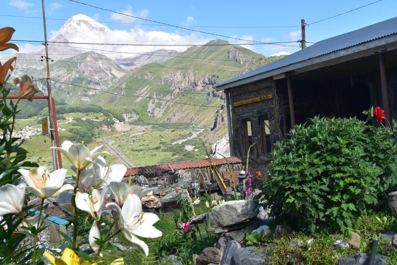 Qusha Guesthouse Meeting In The Mountains And Views Kazbegi Esterno foto